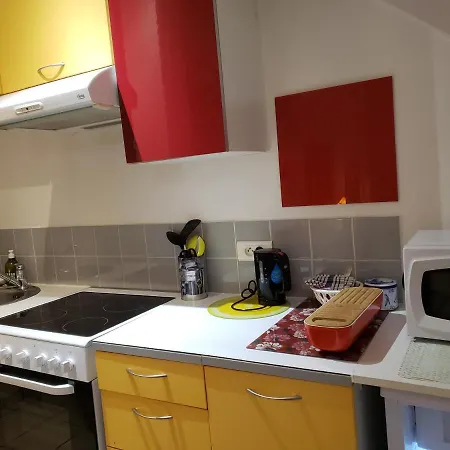 Centre 100 M Du Port Place Parking Lejlighed *