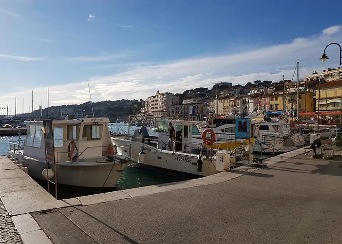 Centre 100 M Du Port Place Parking Lejlighed Cassis